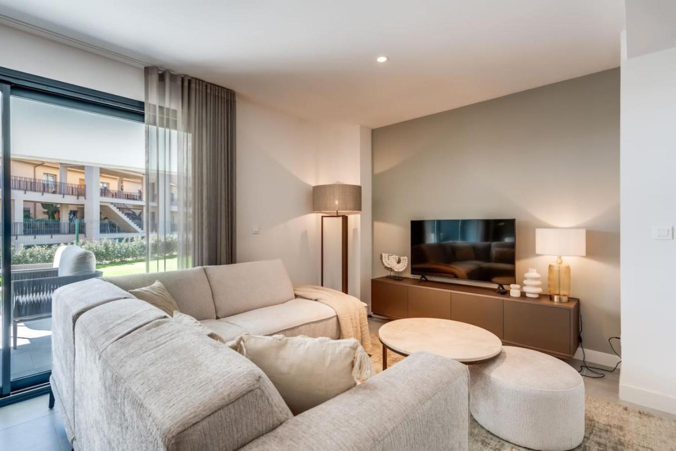 Luxe 6-persoons Met Grote Tuin In Oasis 325 * Estepona