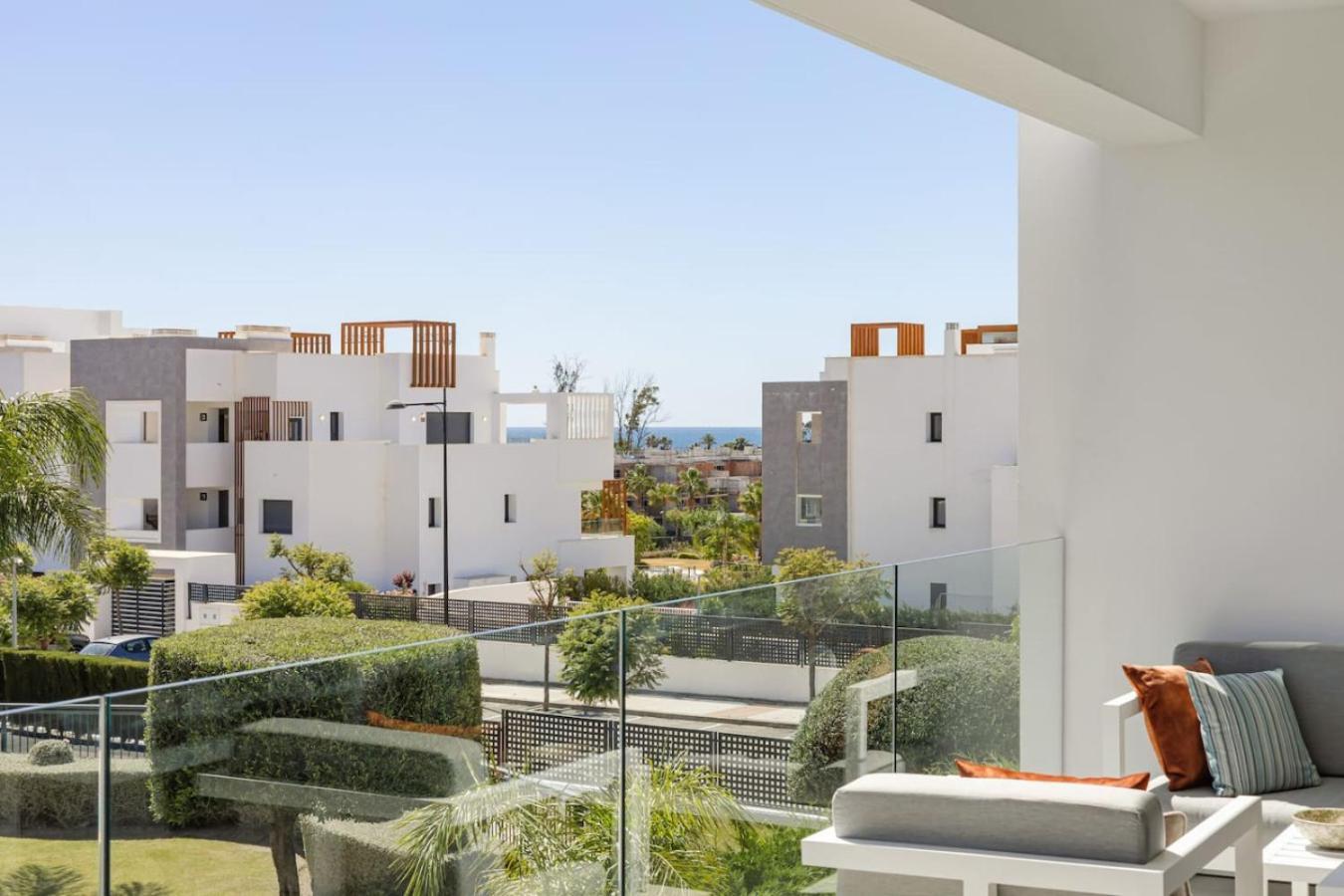 Luxe In Miradores Del Sol *