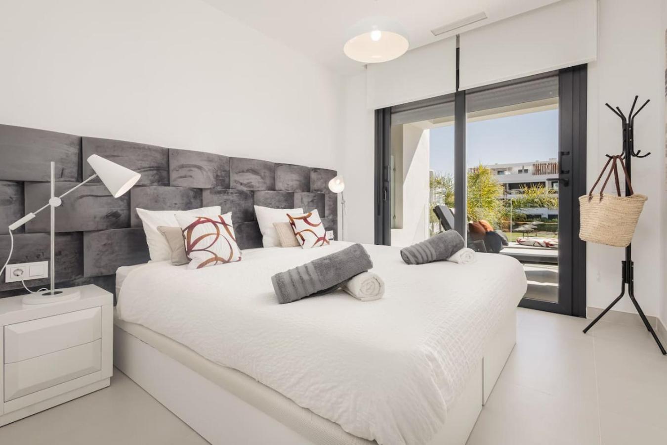 Apartment Luxe In Miradores Del Sol Estepona