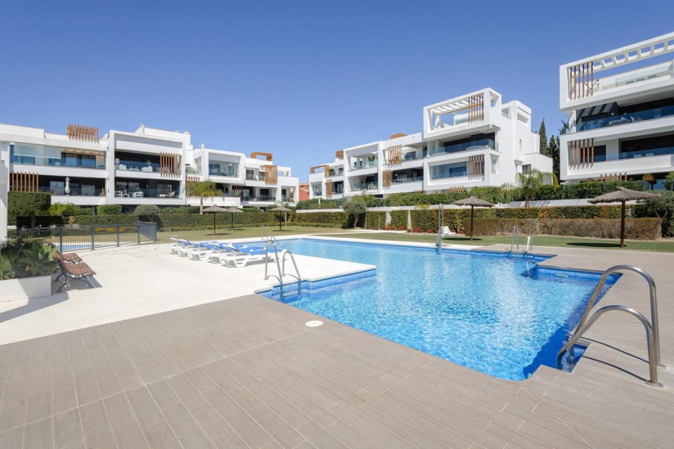 Luxe In Miradores Del Sol Apartment Estepona