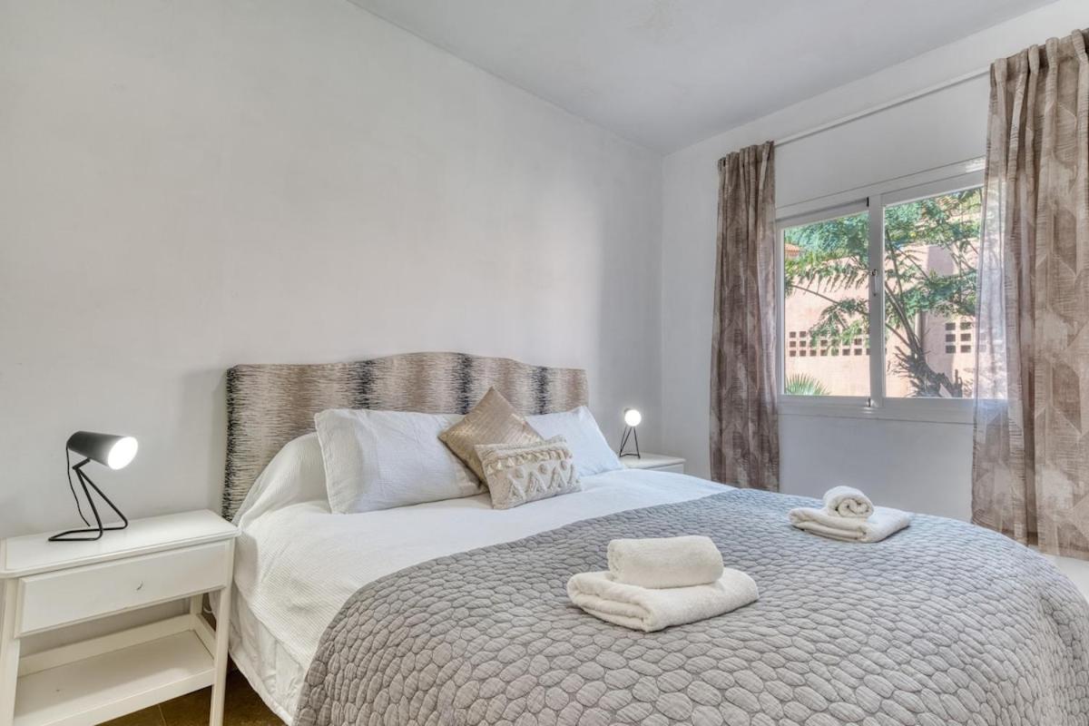 Playa Azul Beachfront Townhouse * Estepona