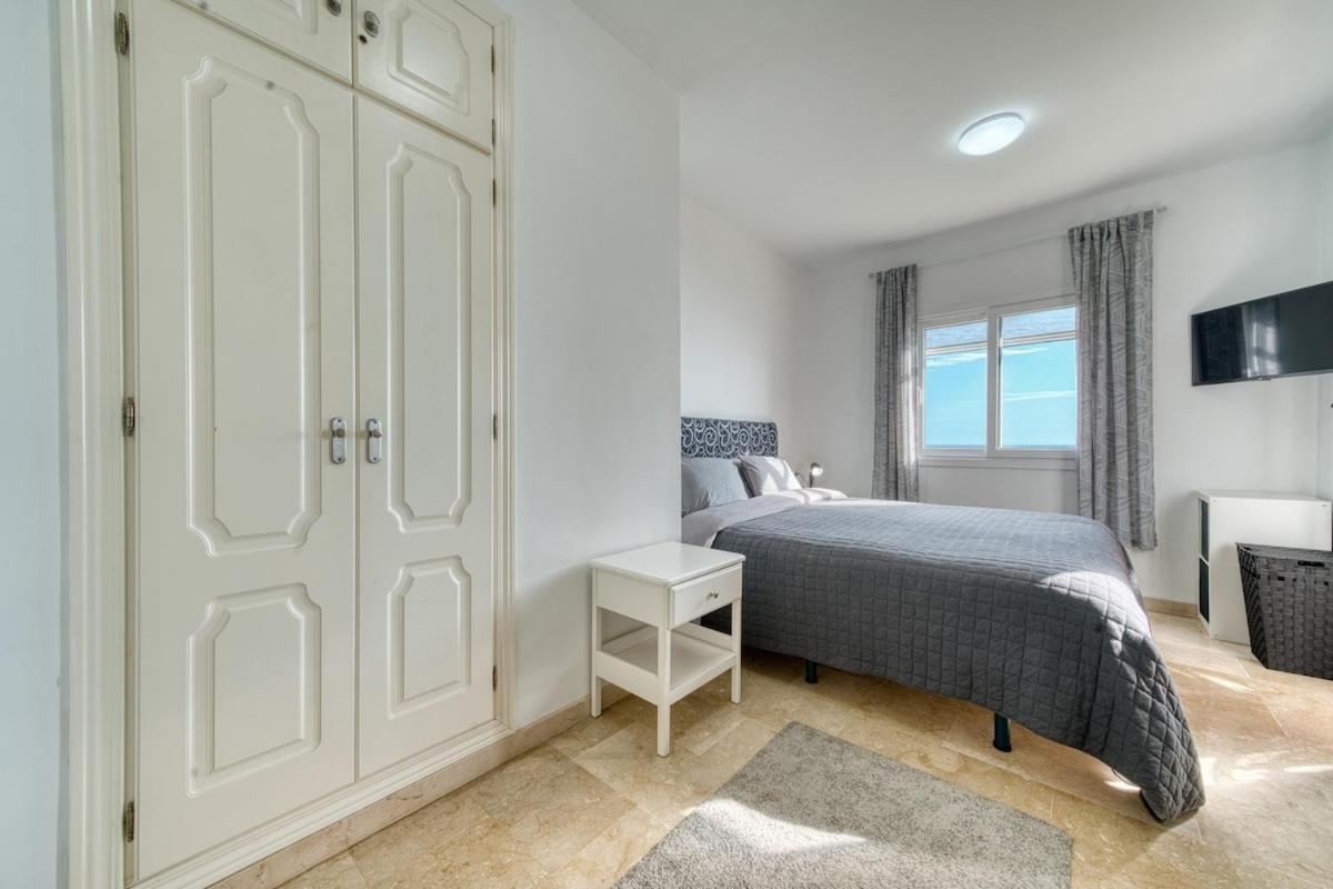 Playa Azul Beachfront Townhouse Estepona