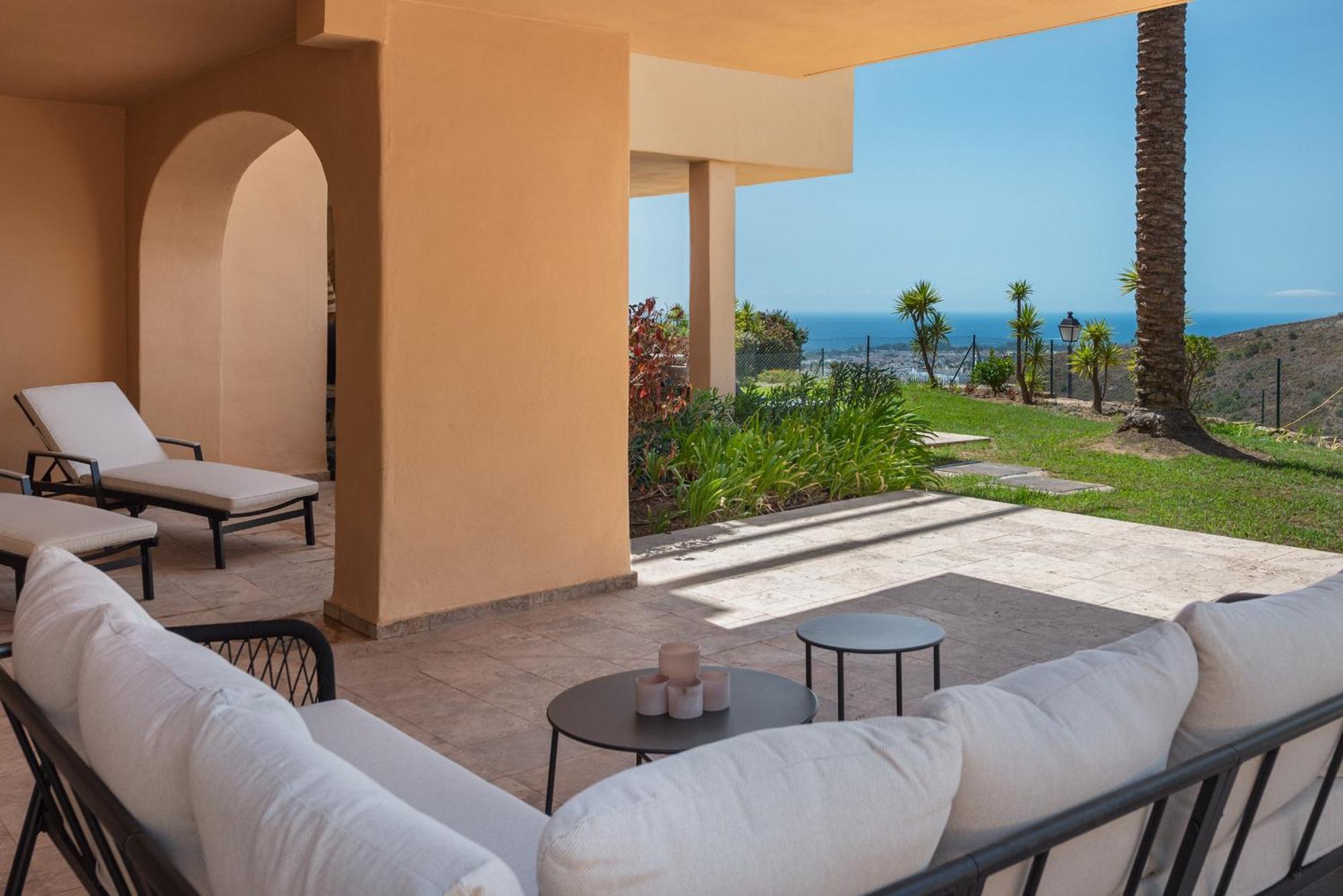Serene 3-bedroom With Sea And Sunset Views Apartment Estepona