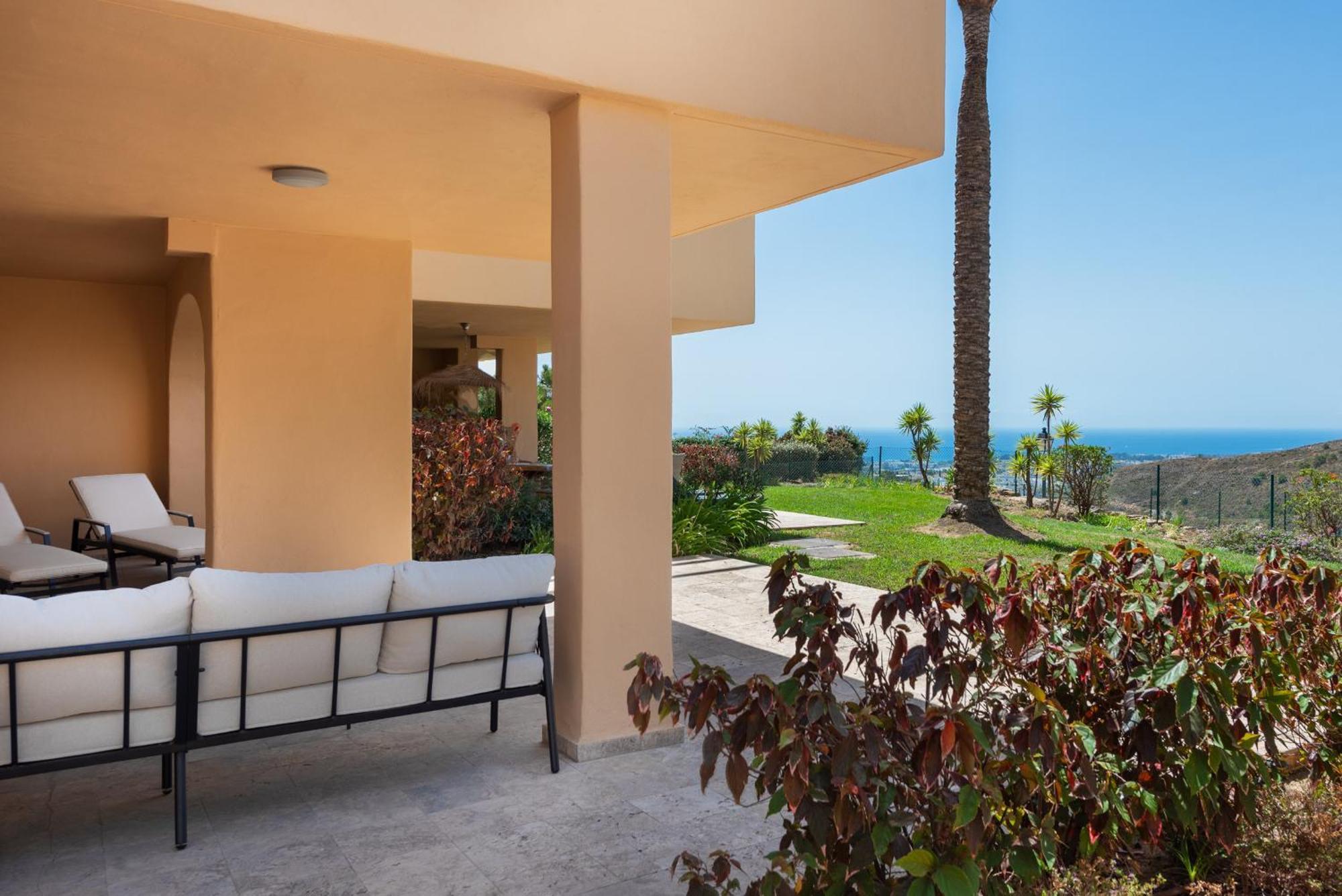 Serene 3-bedroom With Sea And Sunset Views Apartment *