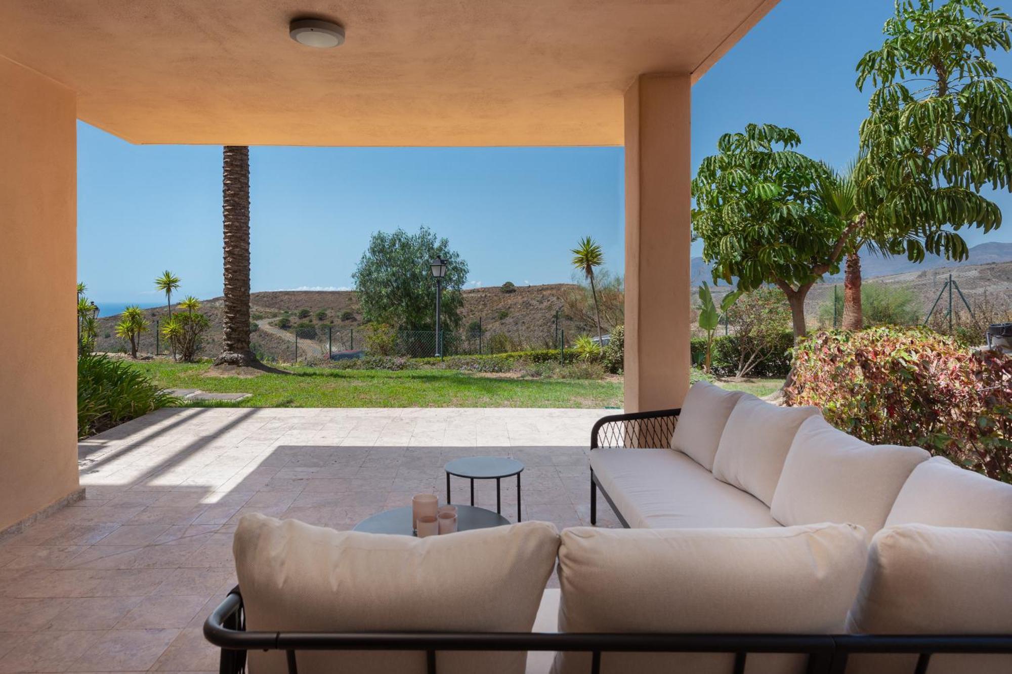 Serene 3-bedroom With Sea And Sunset Views
