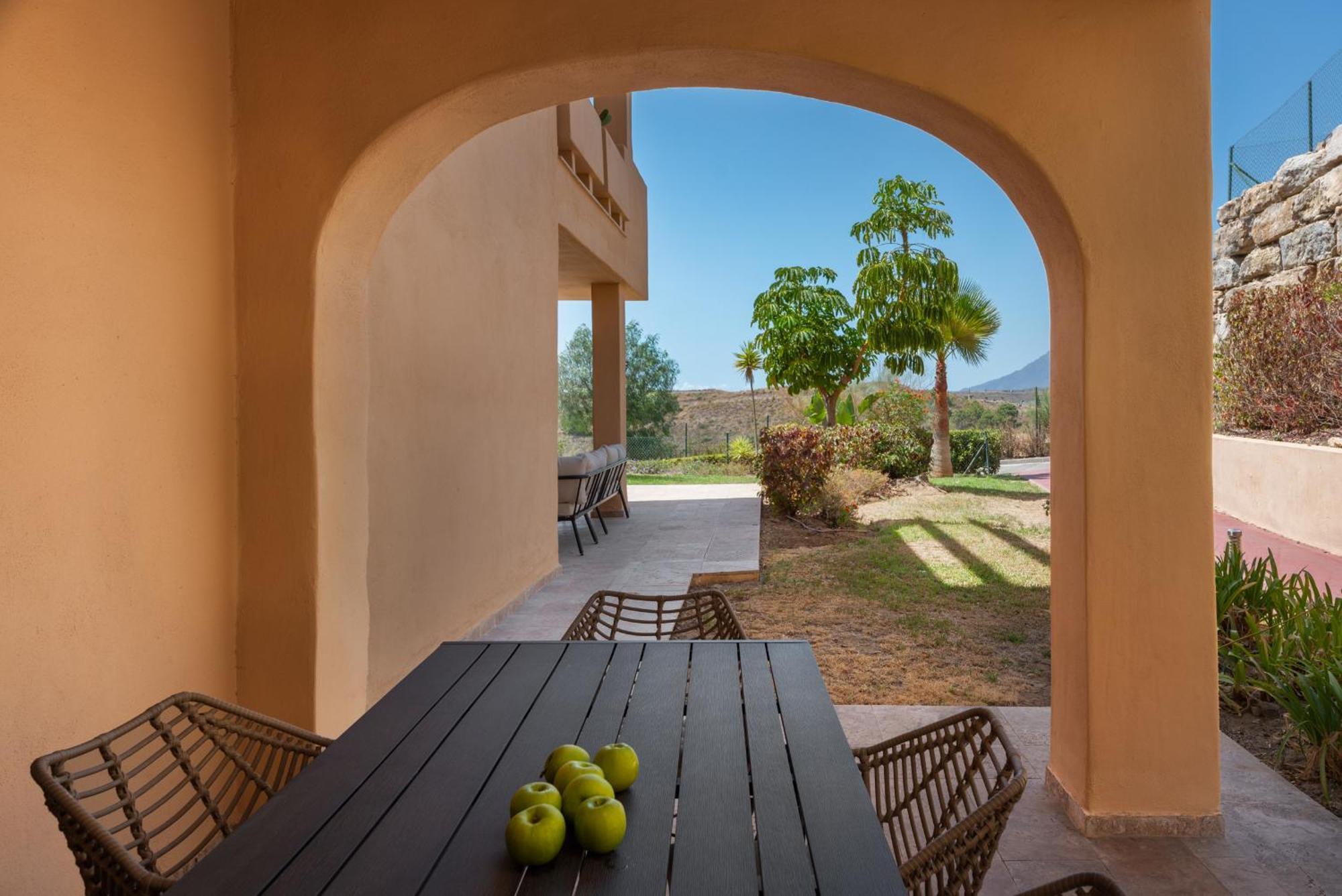 Serene 3-bedroom With Sea And Sunset Views Apartment *
