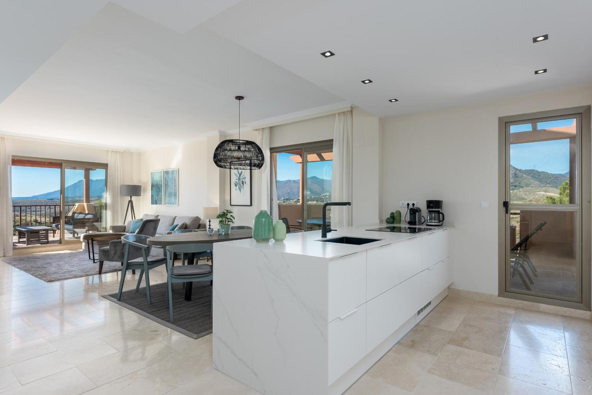 Stunning 3-bedroom Seaview Penthouse Apartamento *