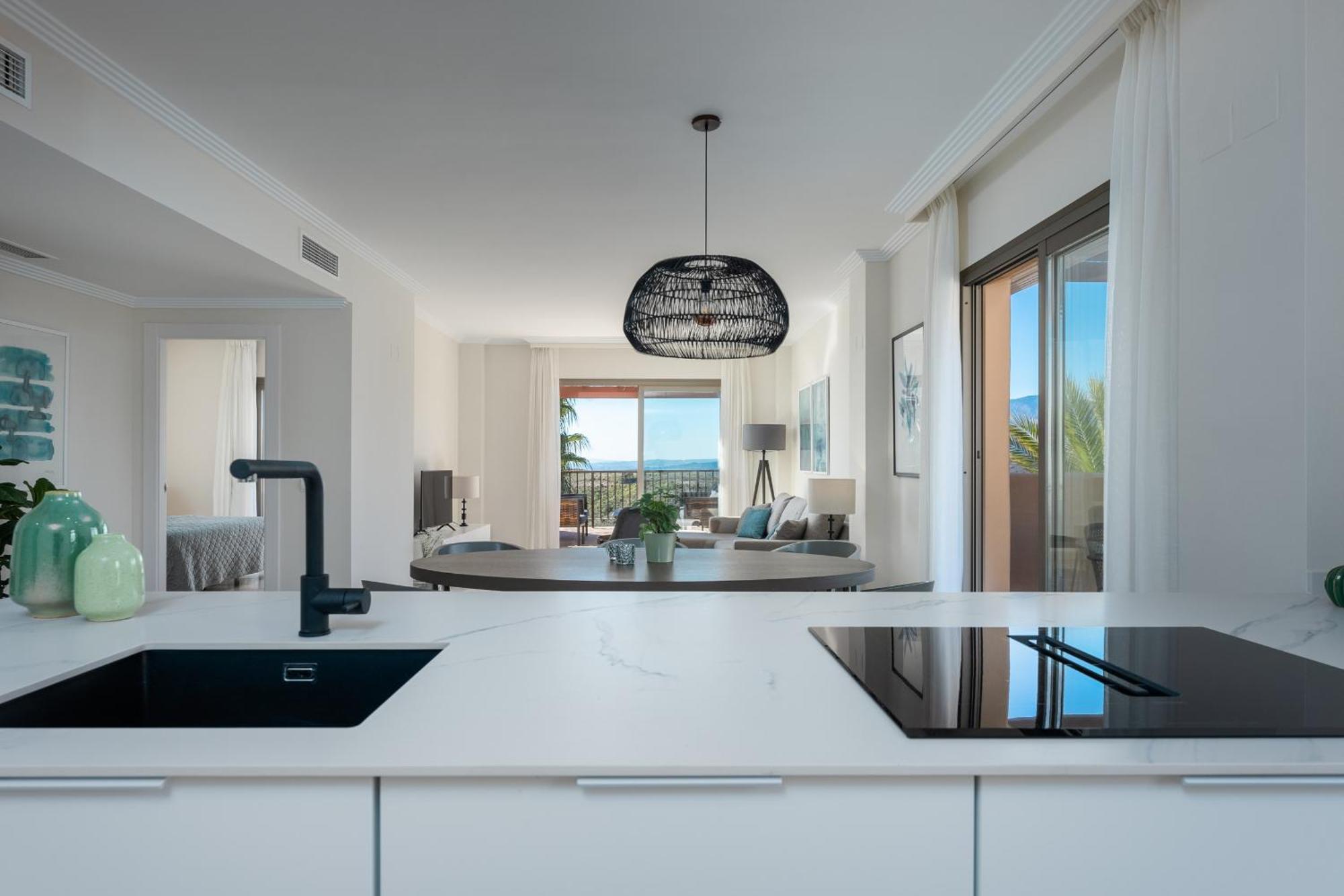 Stunning 3-bedroom Seaview Penthouse Estepona