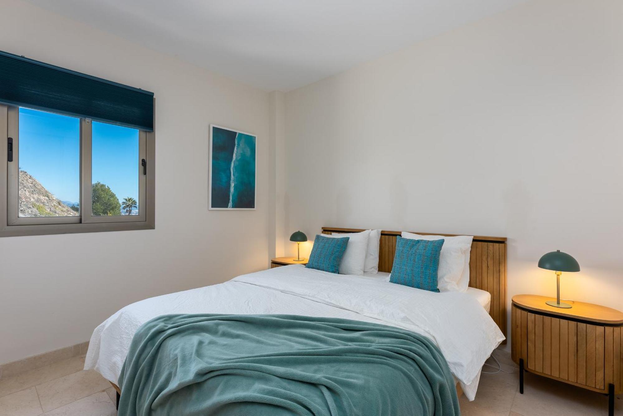 Stunning 3-bedroom Seaview Penthouse Apartamento Estepona