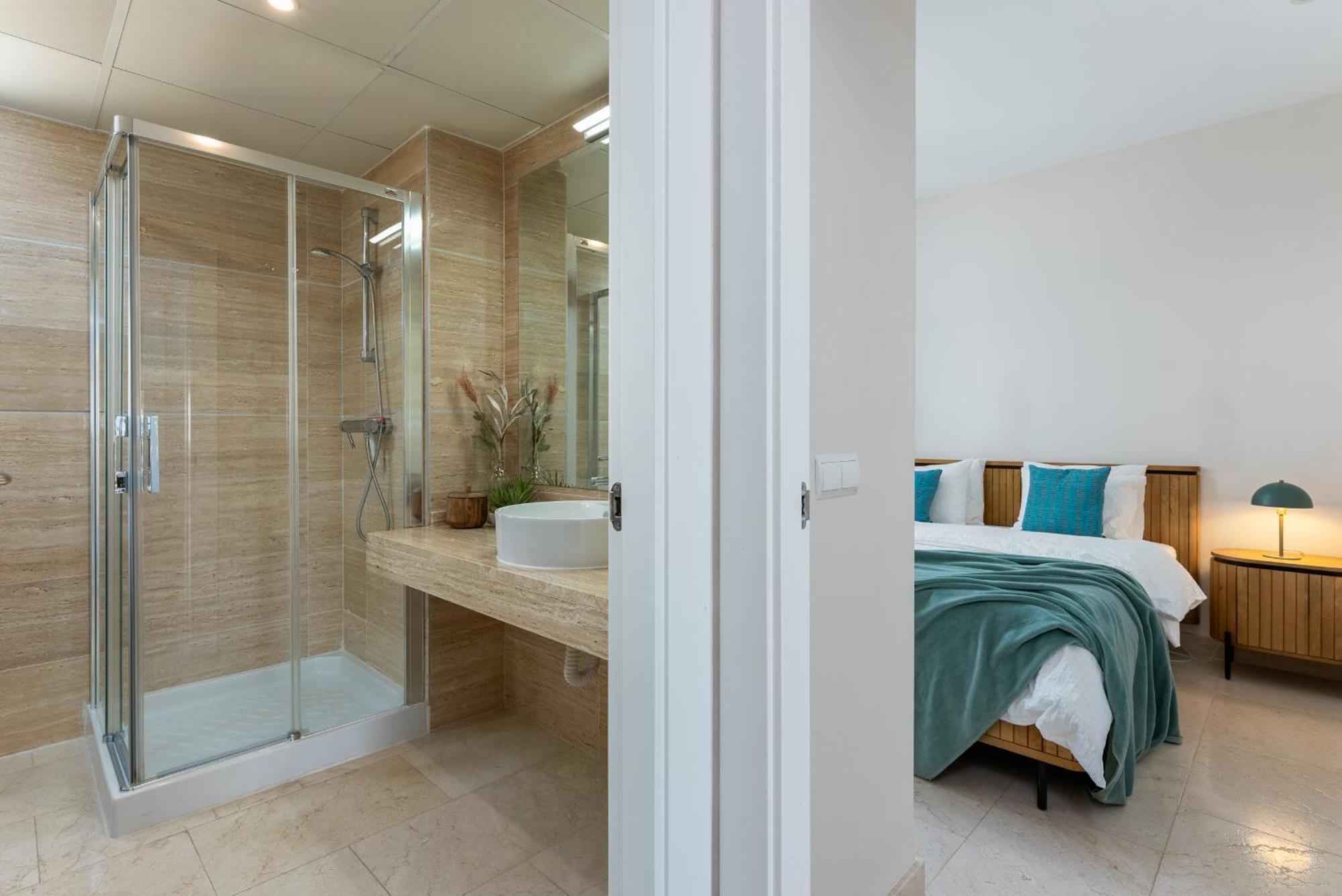 Stunning 3-bedroom Seaview Penthouse Apartamento Estepona