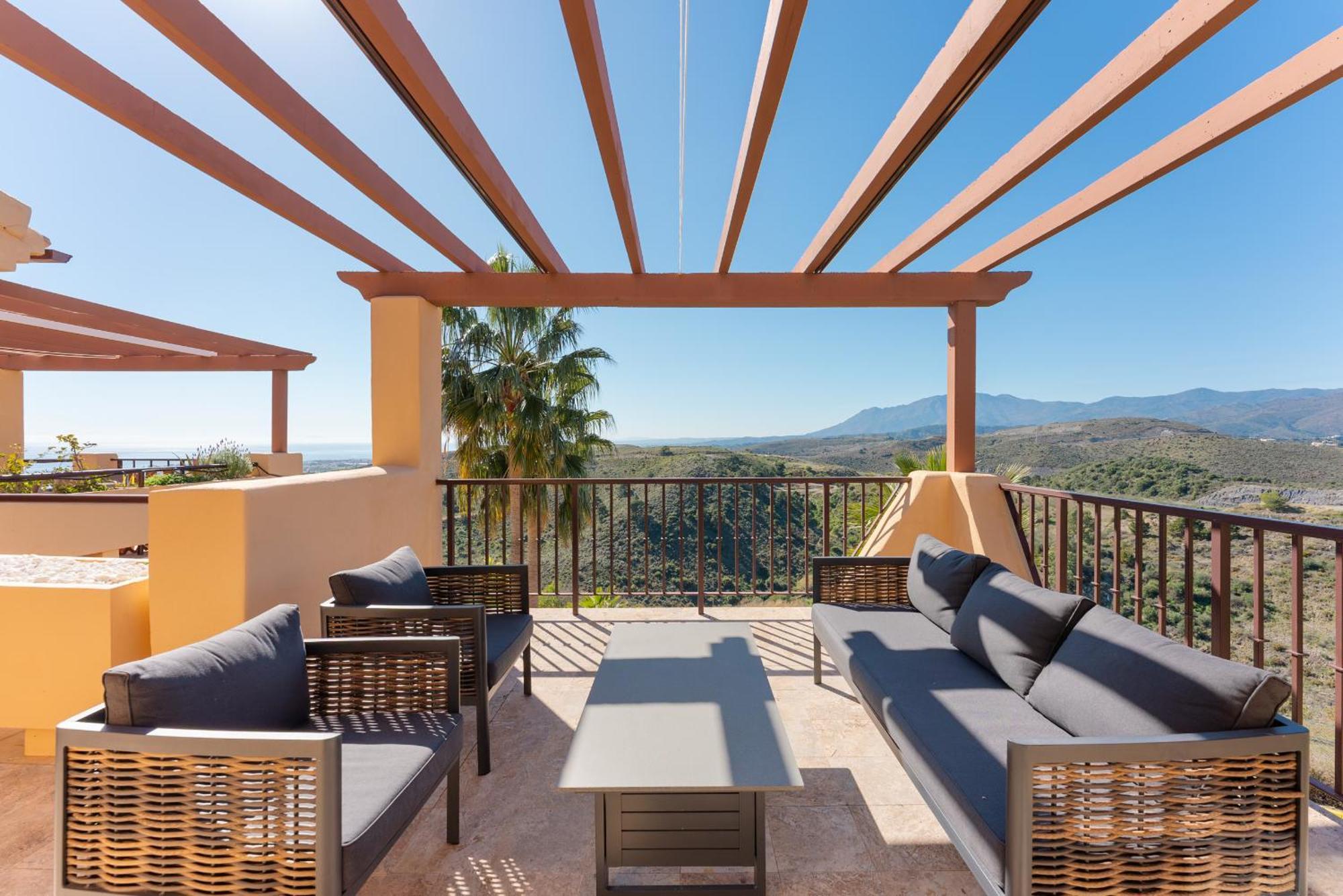 Apartamento Stunning 3-bedroom Seaview Penthouse Estepona