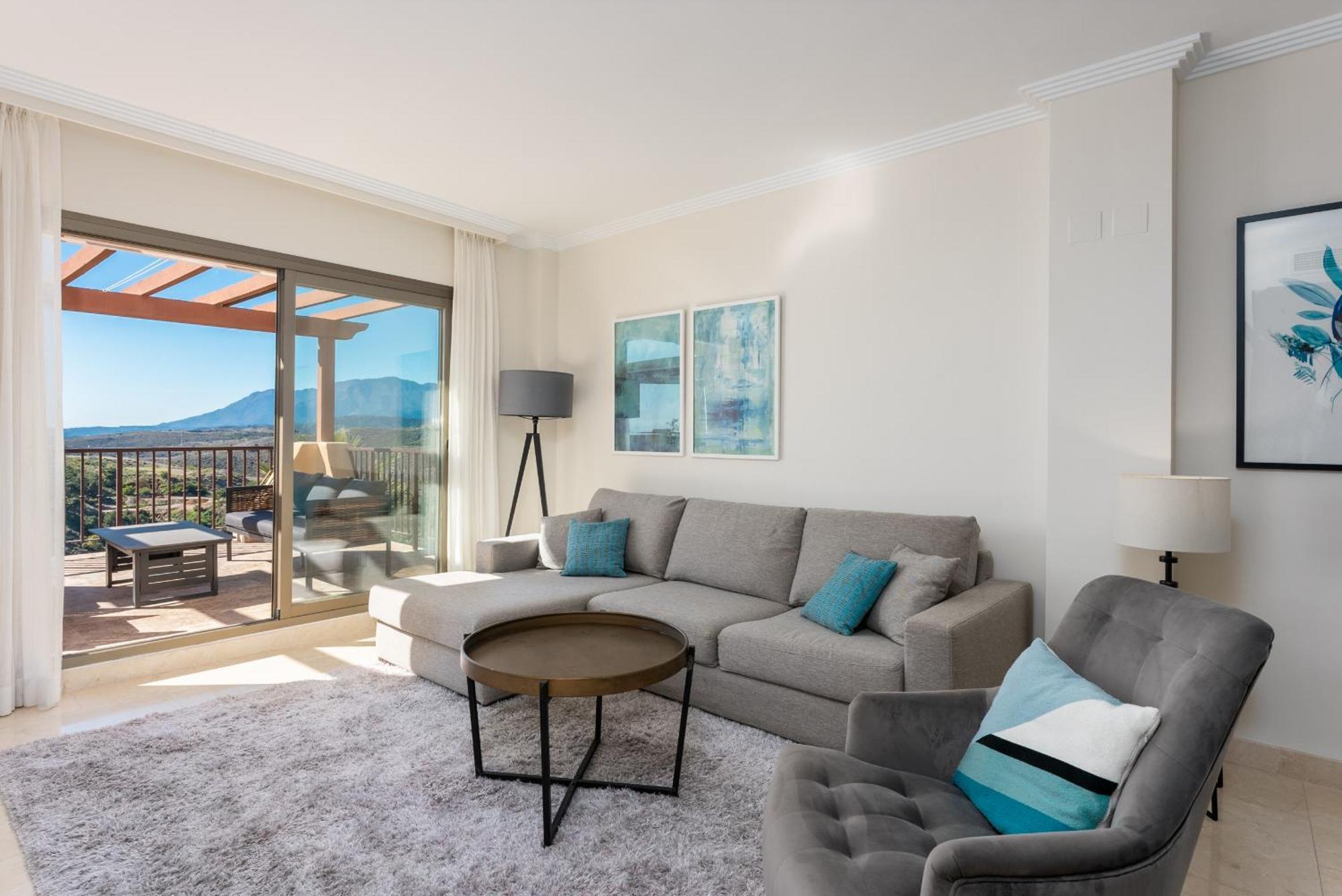 Stunning 3-bedroom Seaview Penthouse Estepona
