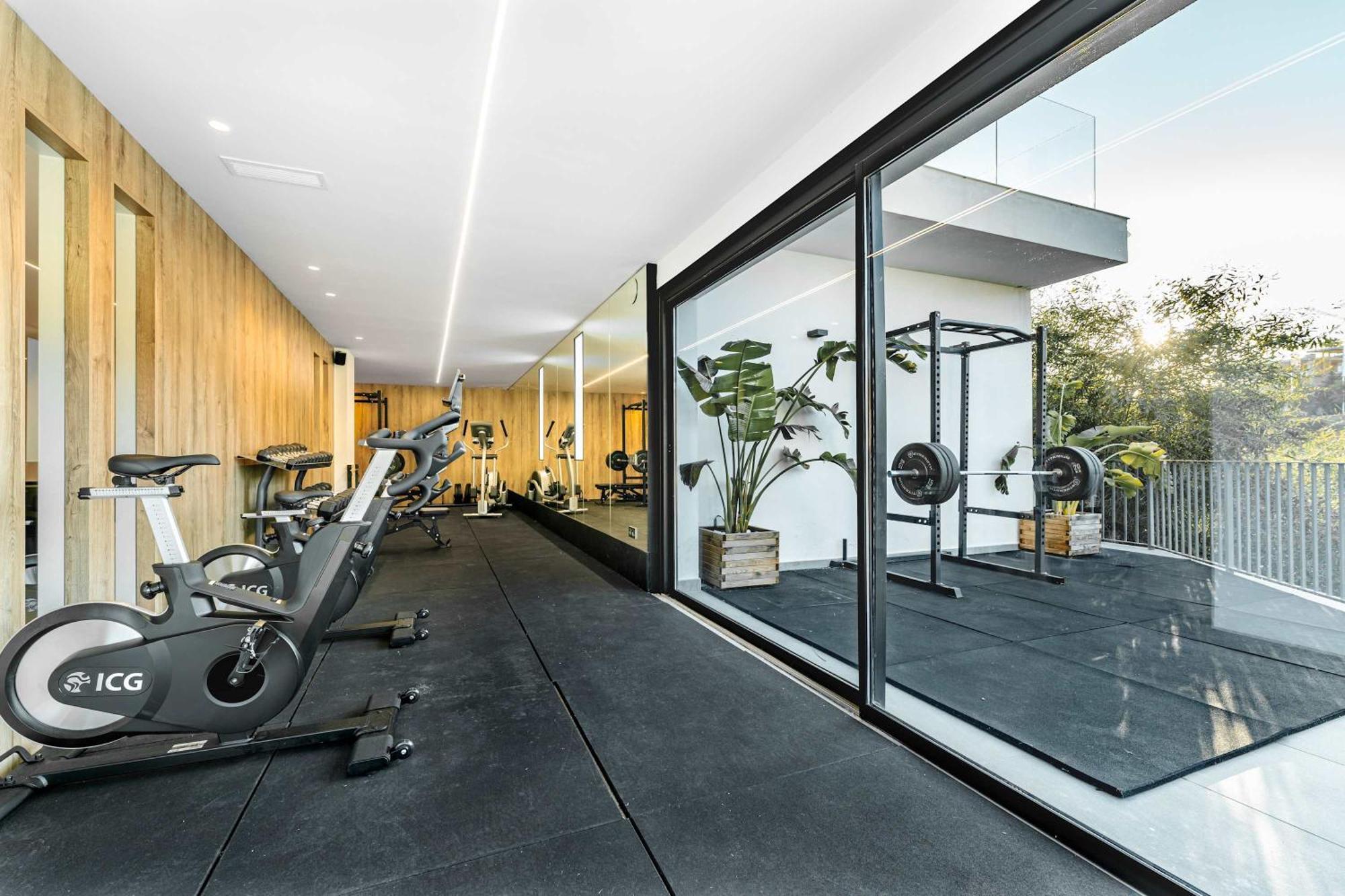 Paraiso W Parking Gym Pool Lounge Cinema *