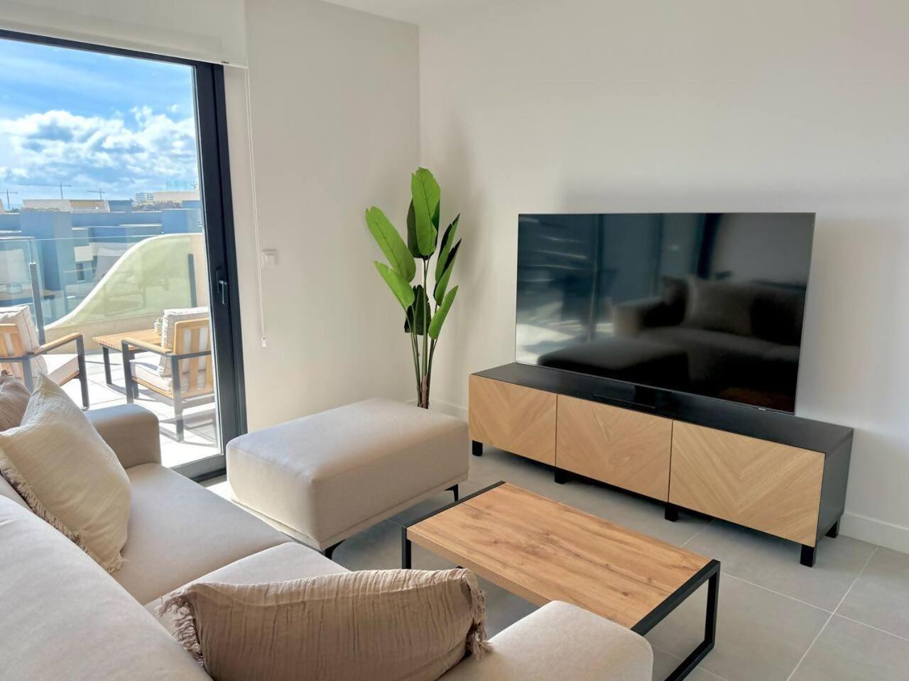 Sr Oasis 325 2 Bdr Penthouse With Sea View