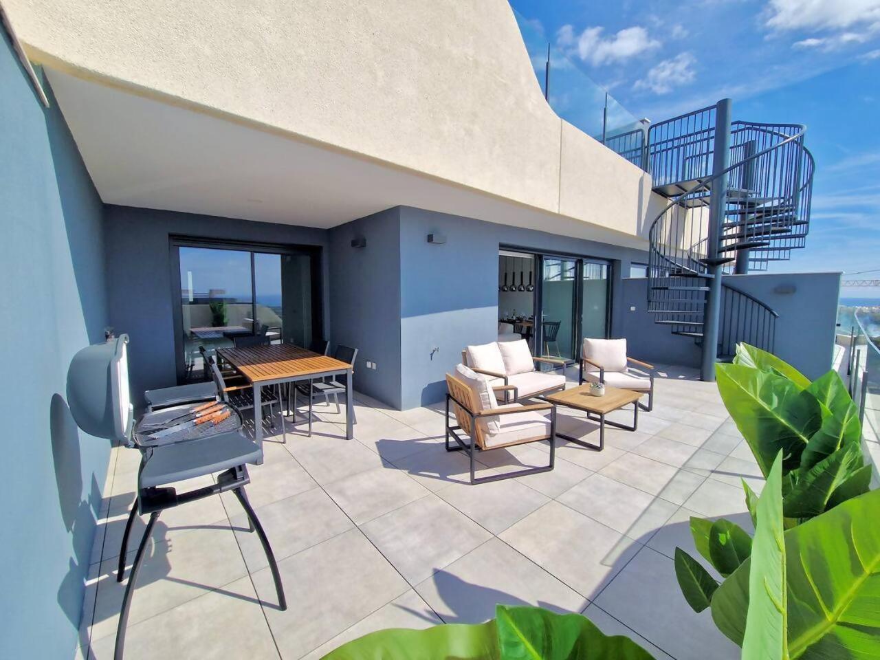 Sr Oasis 325 2 Bdr Penthouse With Sea View Estepona