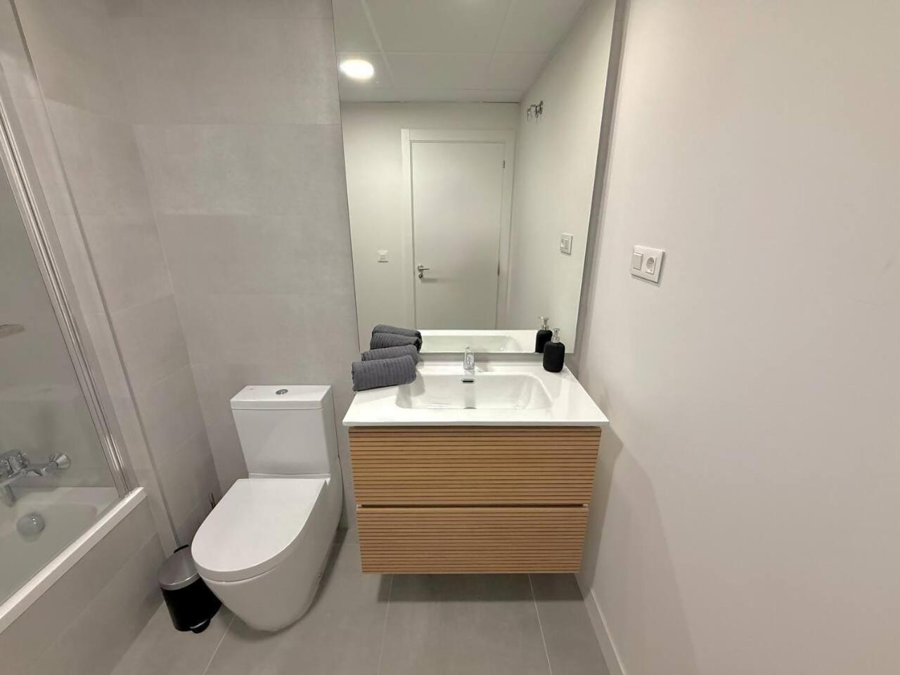 Sr Oasis 325 2 Bdr Penthouse With Sea View Apartment *