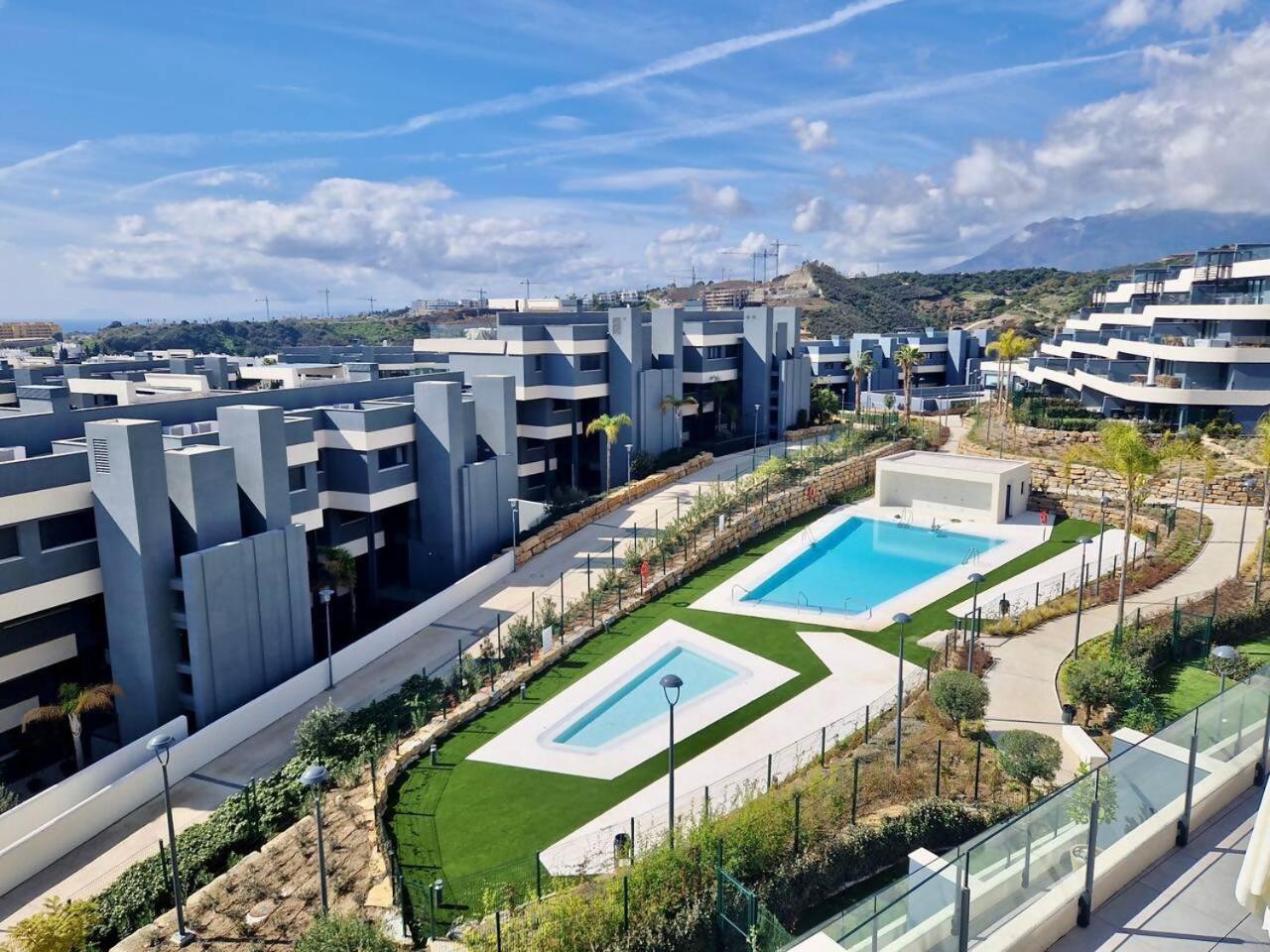Sr Oasis 325 2 Bdr Penthouse With Sea View * Estepona