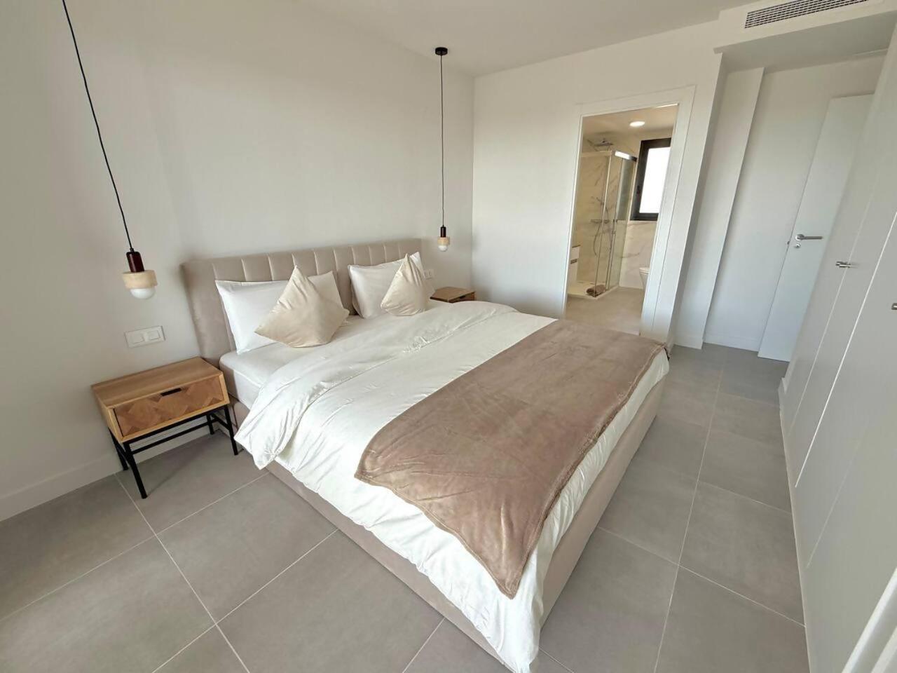 Sr Oasis 325 2 Bdr Penthouse With Sea View