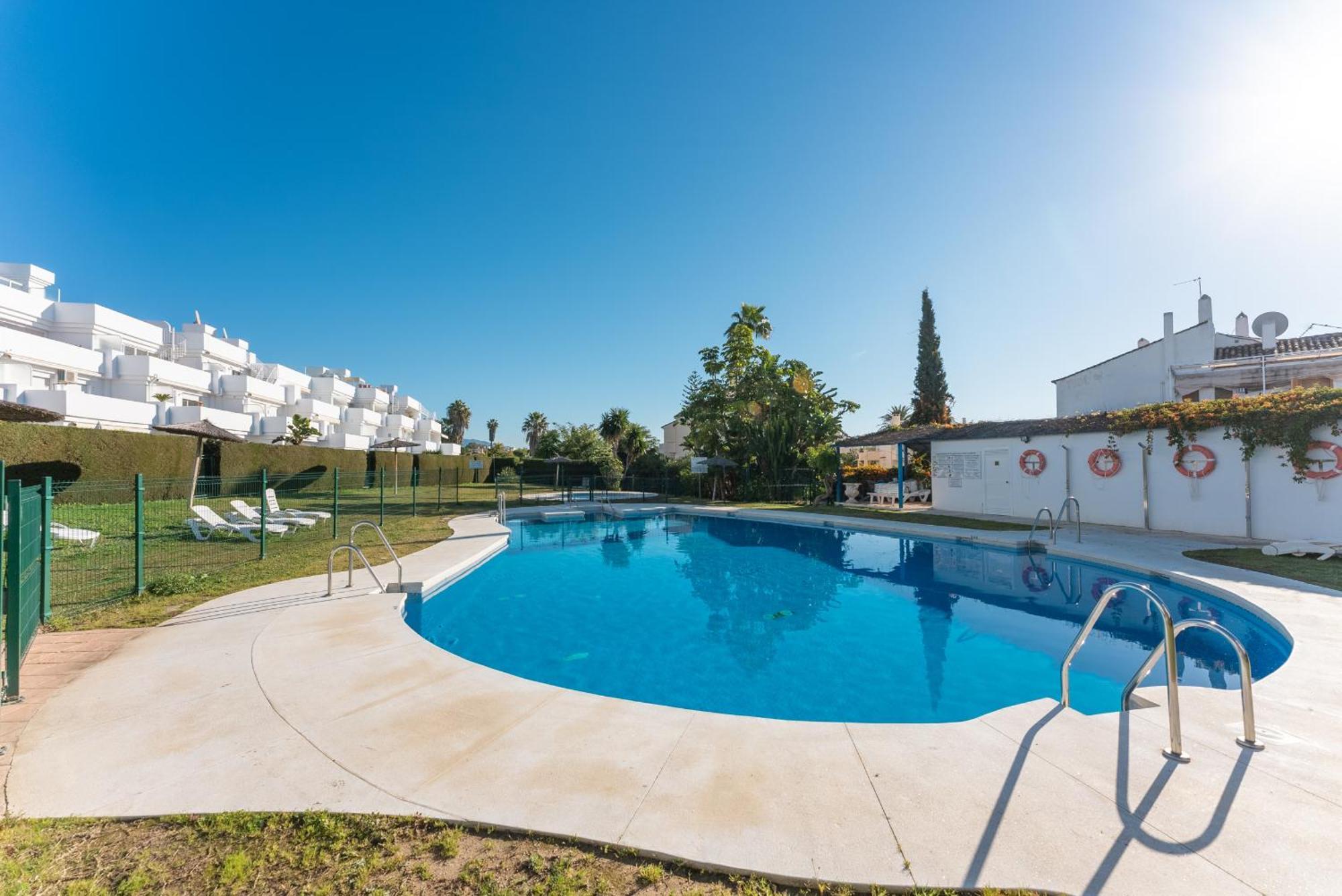 Cozy 3-bedroom Ground Floor With Large Garden Apartment
