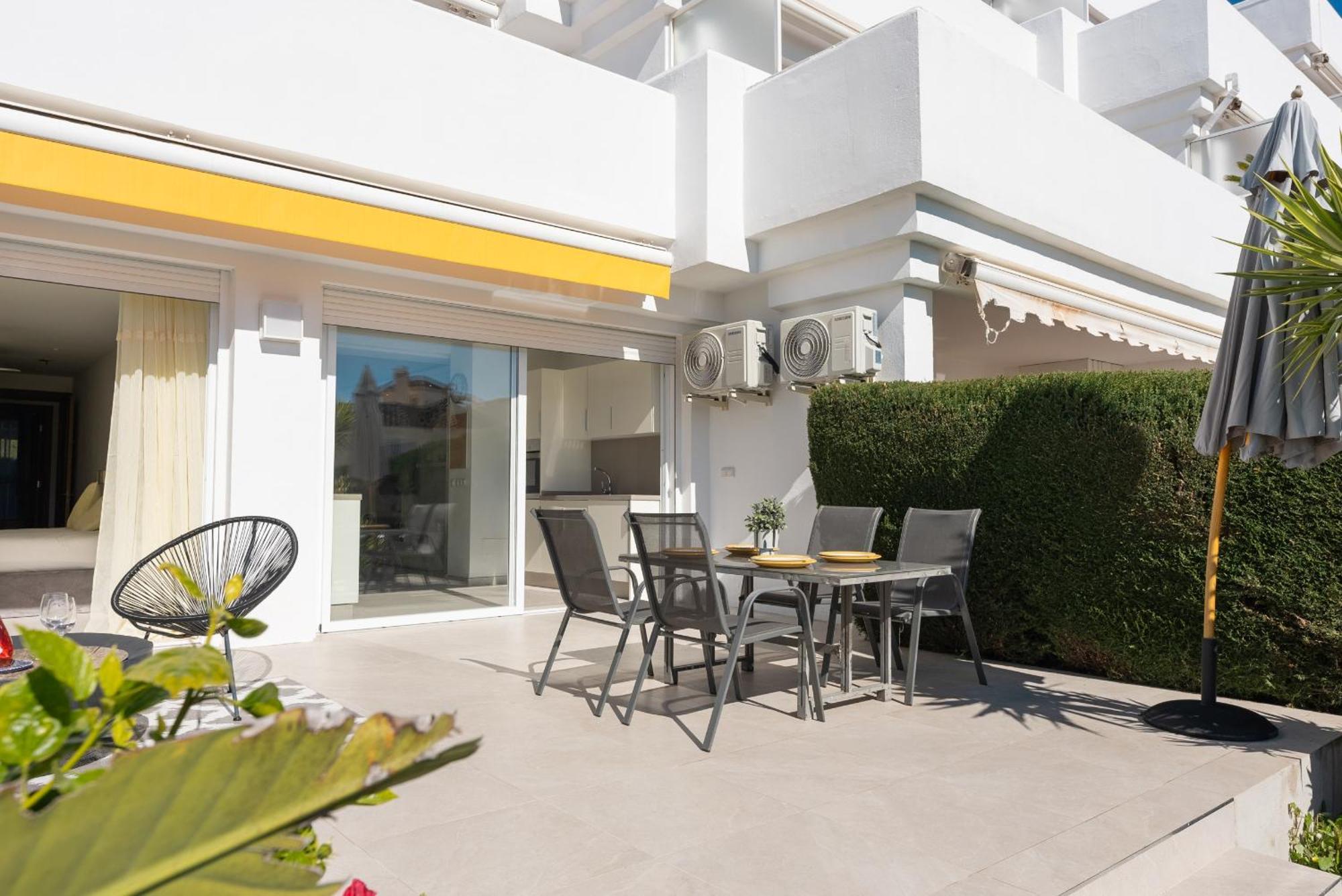 Cozy 3-bedroom Ground Floor With Large Garden Apartment *