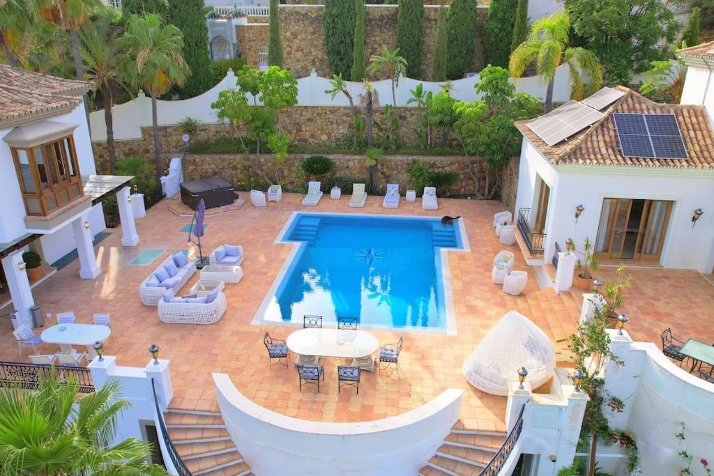 13 Bdrms Rancho Huge Garden Breathtaking Views! *