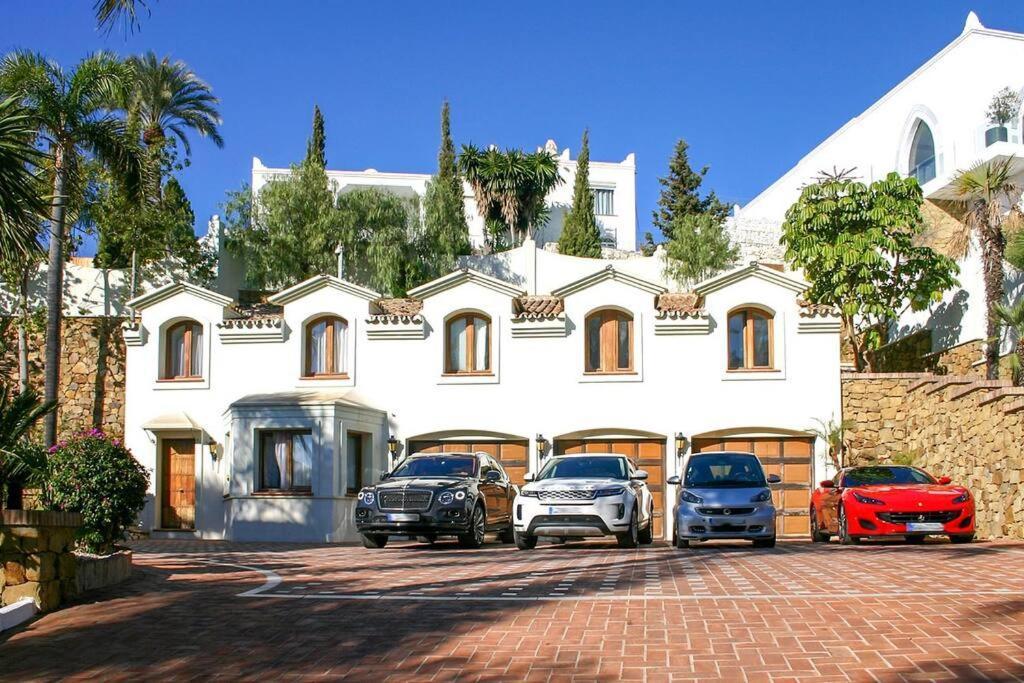 13 Bdrms Rancho Huge Garden Breathtaking Views! Villa