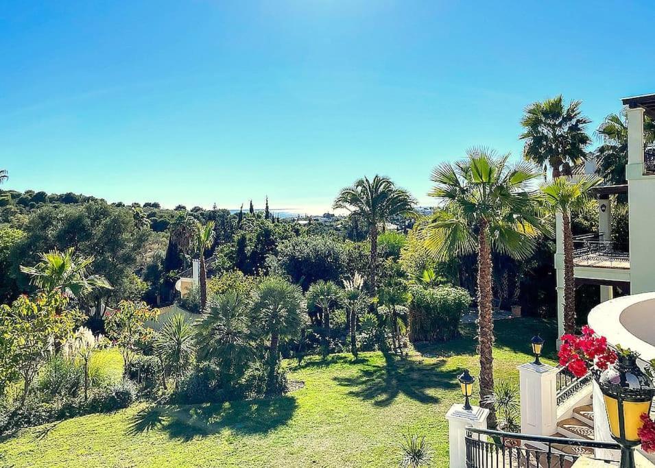 13 Bdrms Rancho Huge Garden Breathtaking Views! Villa Estepona