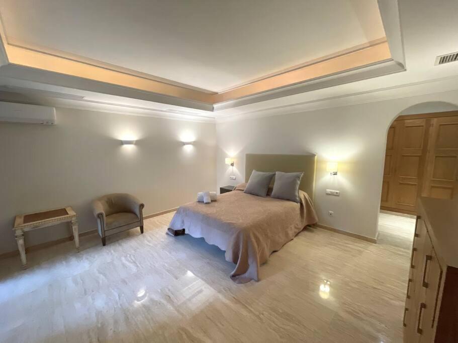 13 Bdrms Rancho Huge Garden Breathtaking Views! Villa *