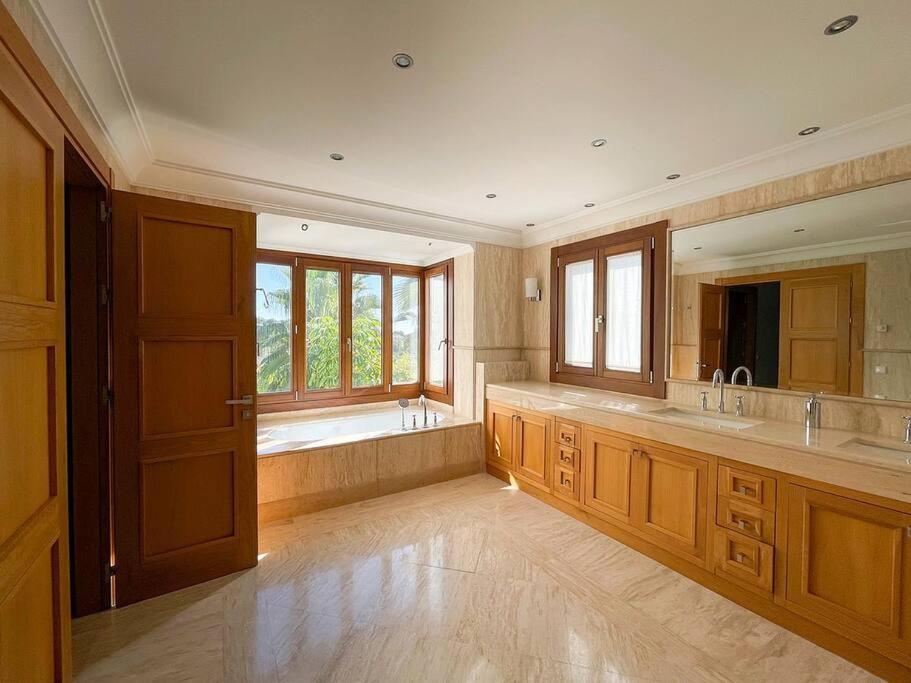 Villa 13 Bdrms Rancho Huge Garden Breathtaking Views! Estepona