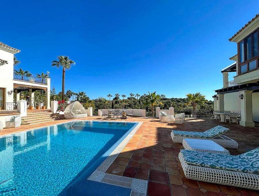 13 Bdrms Rancho Huge Garden Breathtaking Views! *
