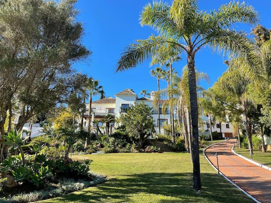 13 Bdrms Rancho Huge Garden Breathtaking Views! *
