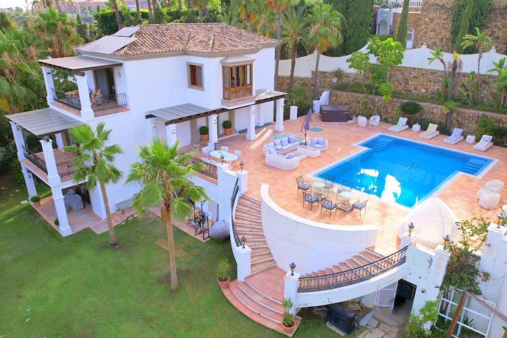 13 Bdrms Rancho Huge Garden Breathtaking Views!