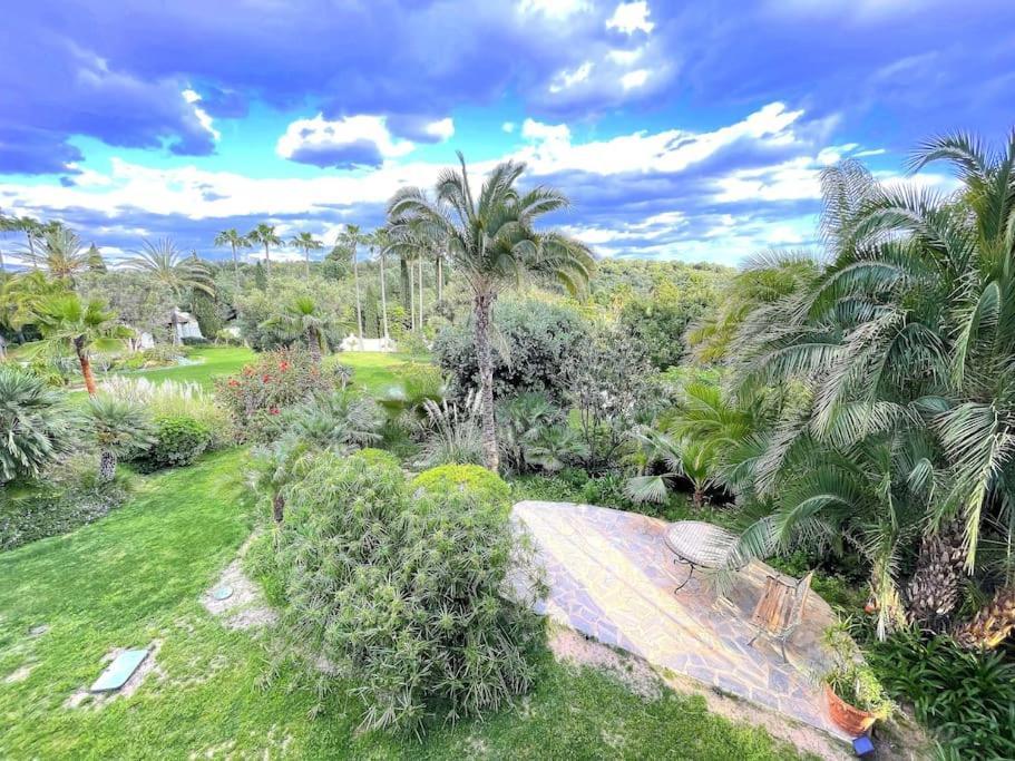 13 Bdrms Rancho Huge Garden Breathtaking Views!