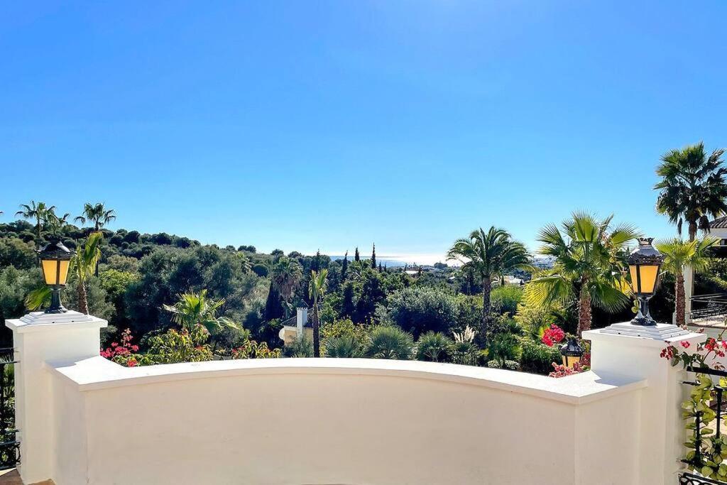 13 Bdrms Rancho Huge Garden Breathtaking Views!