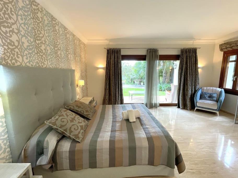 13 Bdrms Rancho Huge Garden Breathtaking Views! Villa