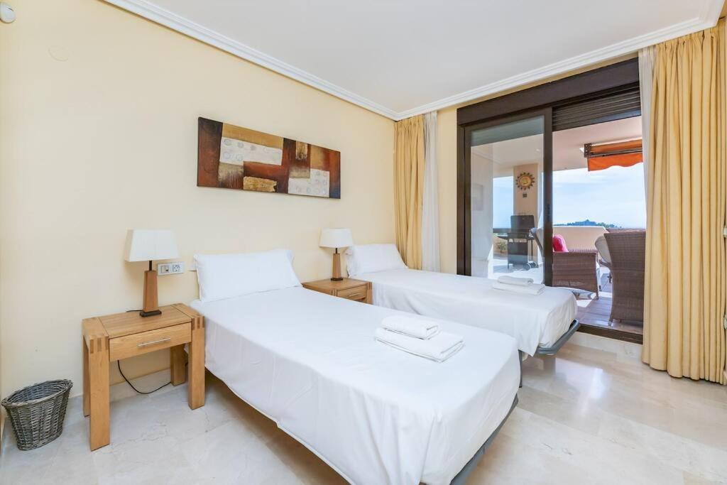 Spacious With Views, Pools + Rdr346 Apartment Estepona