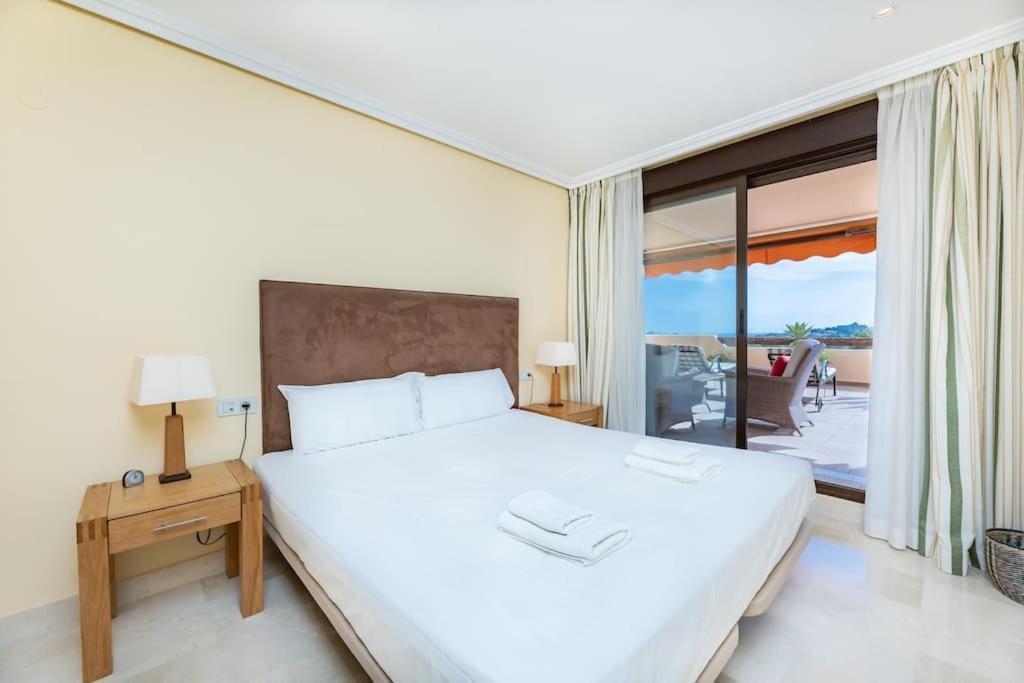 Spacious With Views, Pools + Rdr346