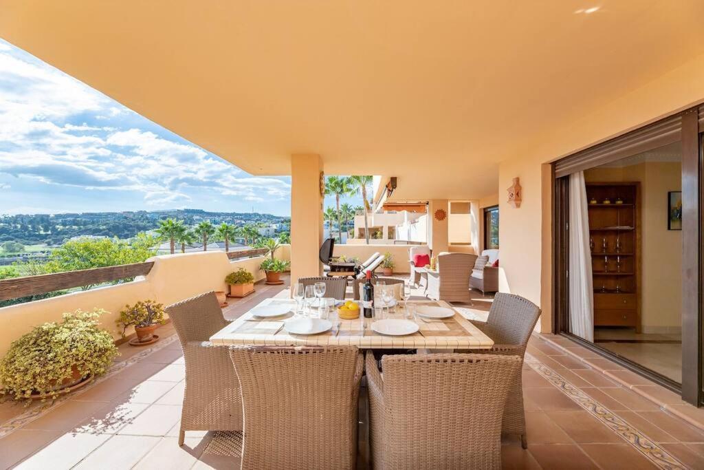 Spacious With Views, Pools + Rdr346 Estepona
