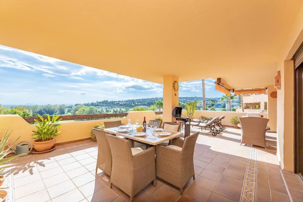 Spacious With Views, Pools + Rdr346 Estepona