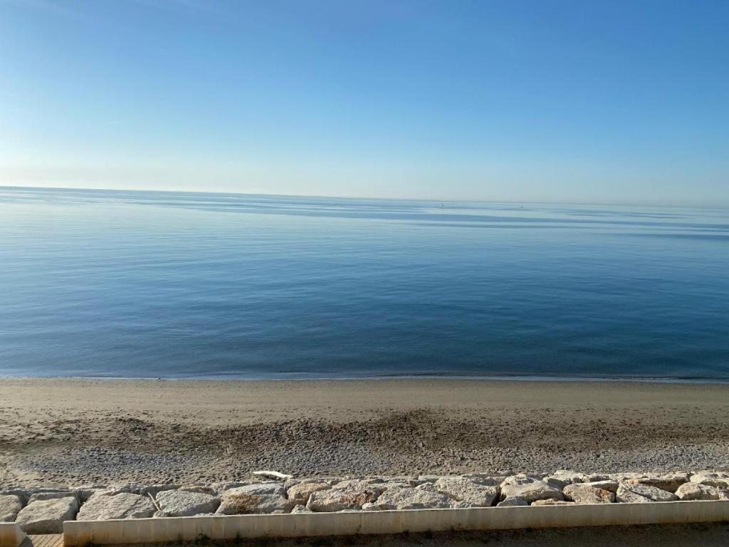 Magnificent Front Sea Views Apartment Estepona