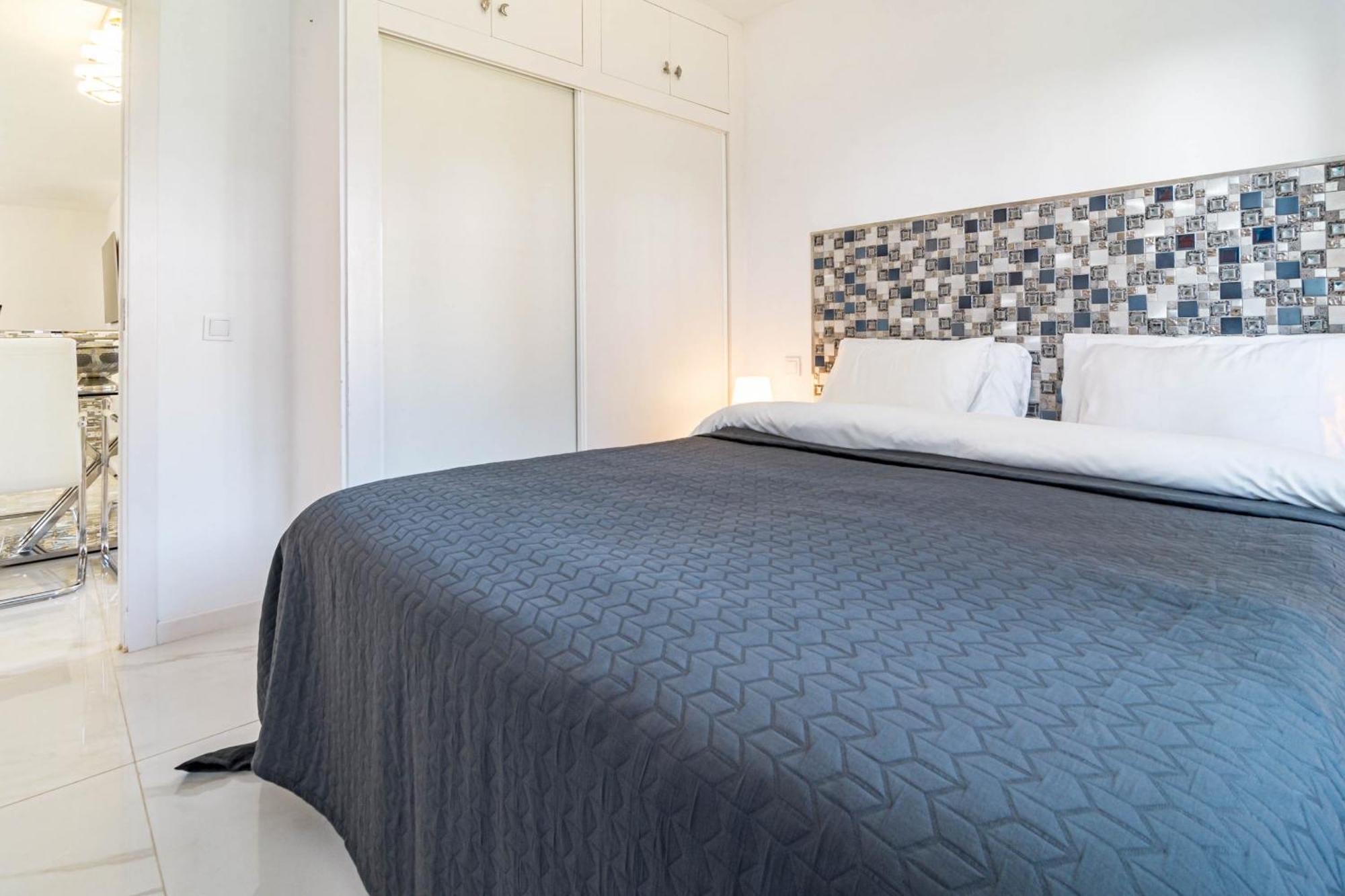 Ben32- Townhouse, By Roomservice Сasa de vacaciones *