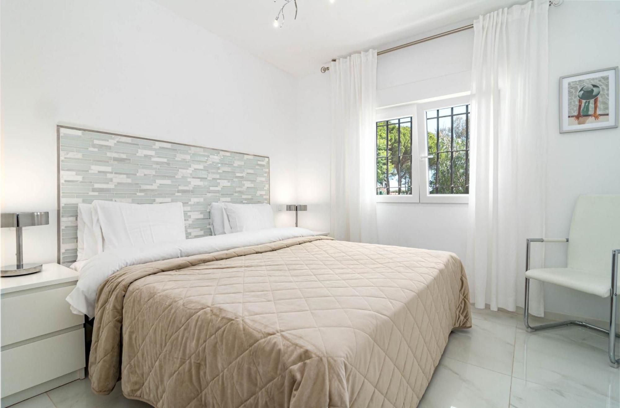 Ben32- Townhouse, By Roomservice Сasa de vacaciones *
