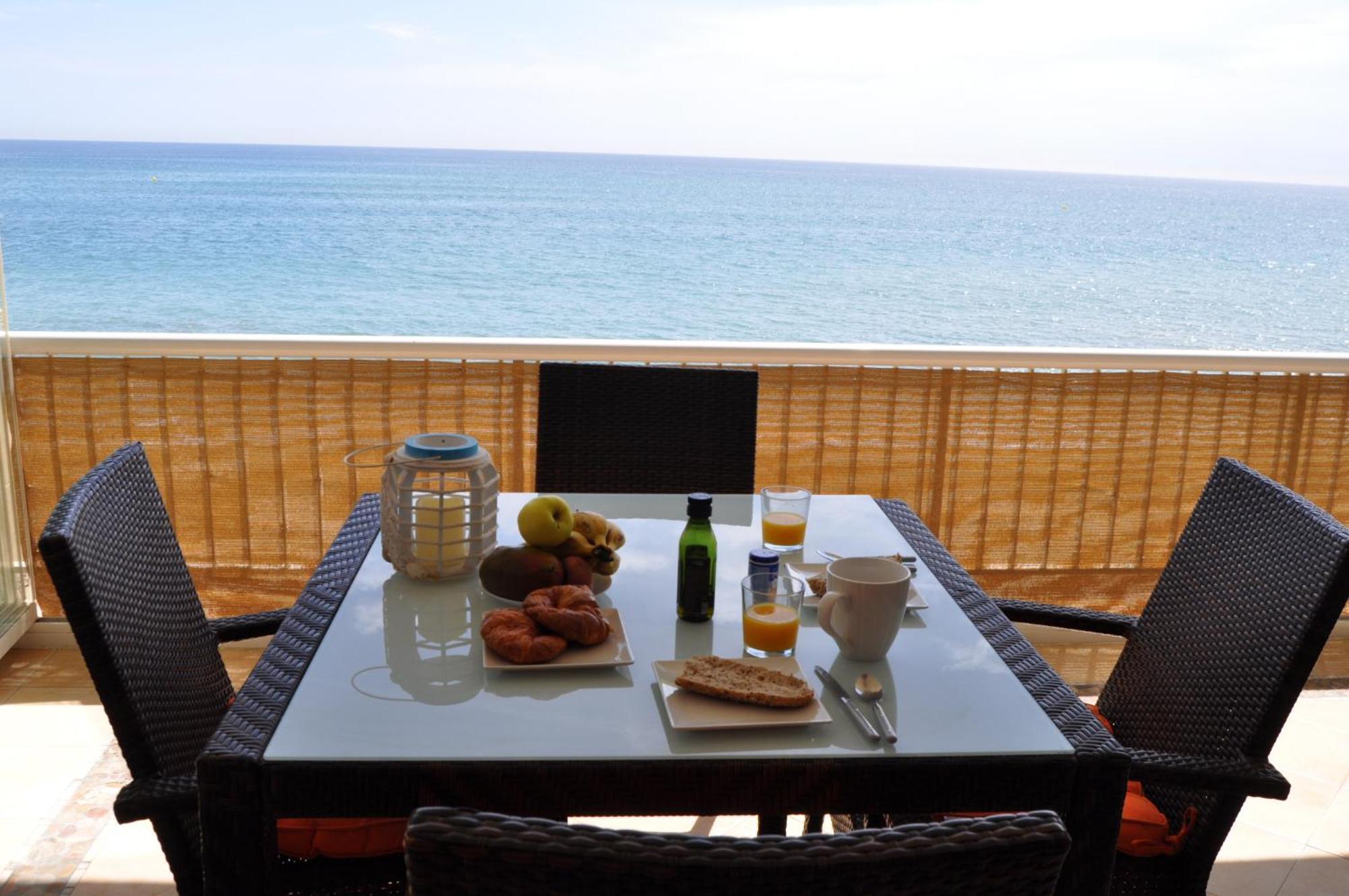 Apartment Magnificent Front Sea Views *