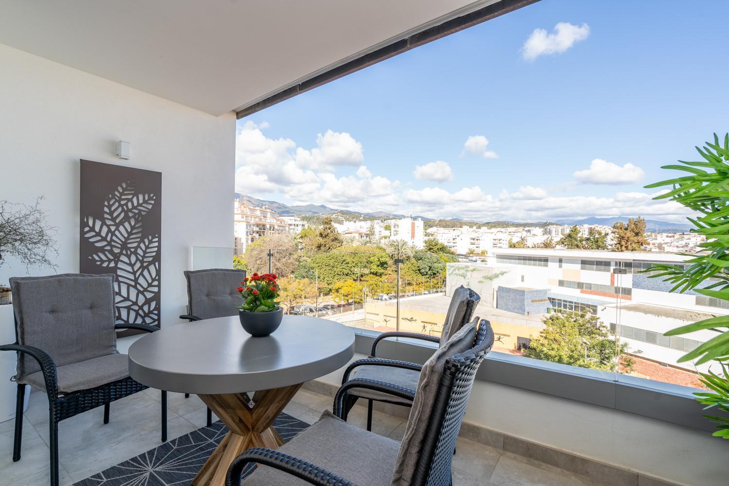 Inf34i - Modern & Bright Apartment