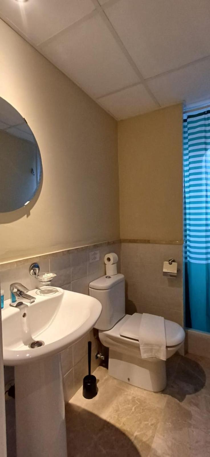 Apartment De Tres Muy Espacioso Con Jardines Y Piscinas