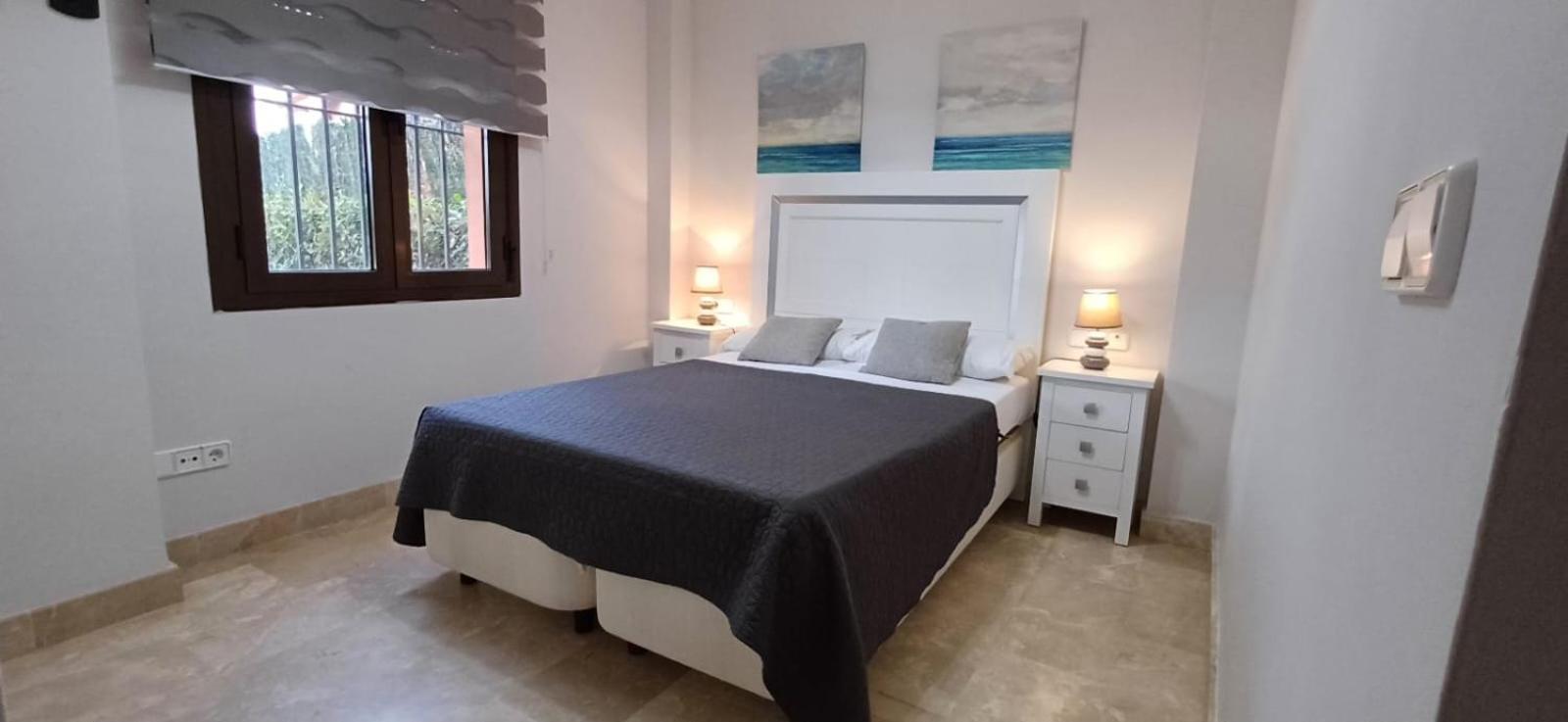 De Tres Muy Espacioso Con Jardines Y Piscinas Apartment *