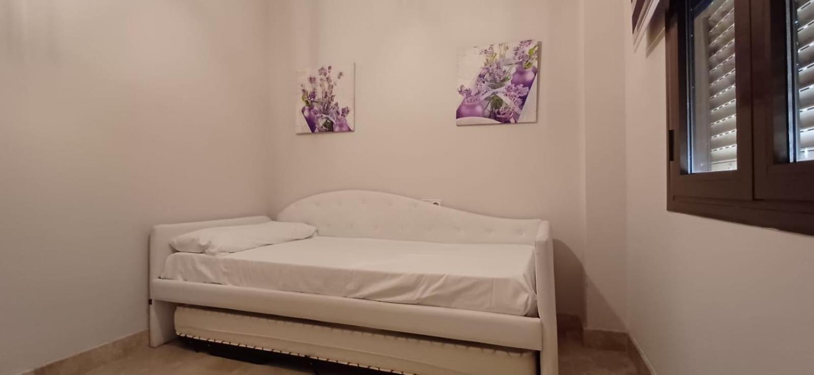 De Tres Muy Espacioso Con Jardines Y Piscinas Apartment Estepona