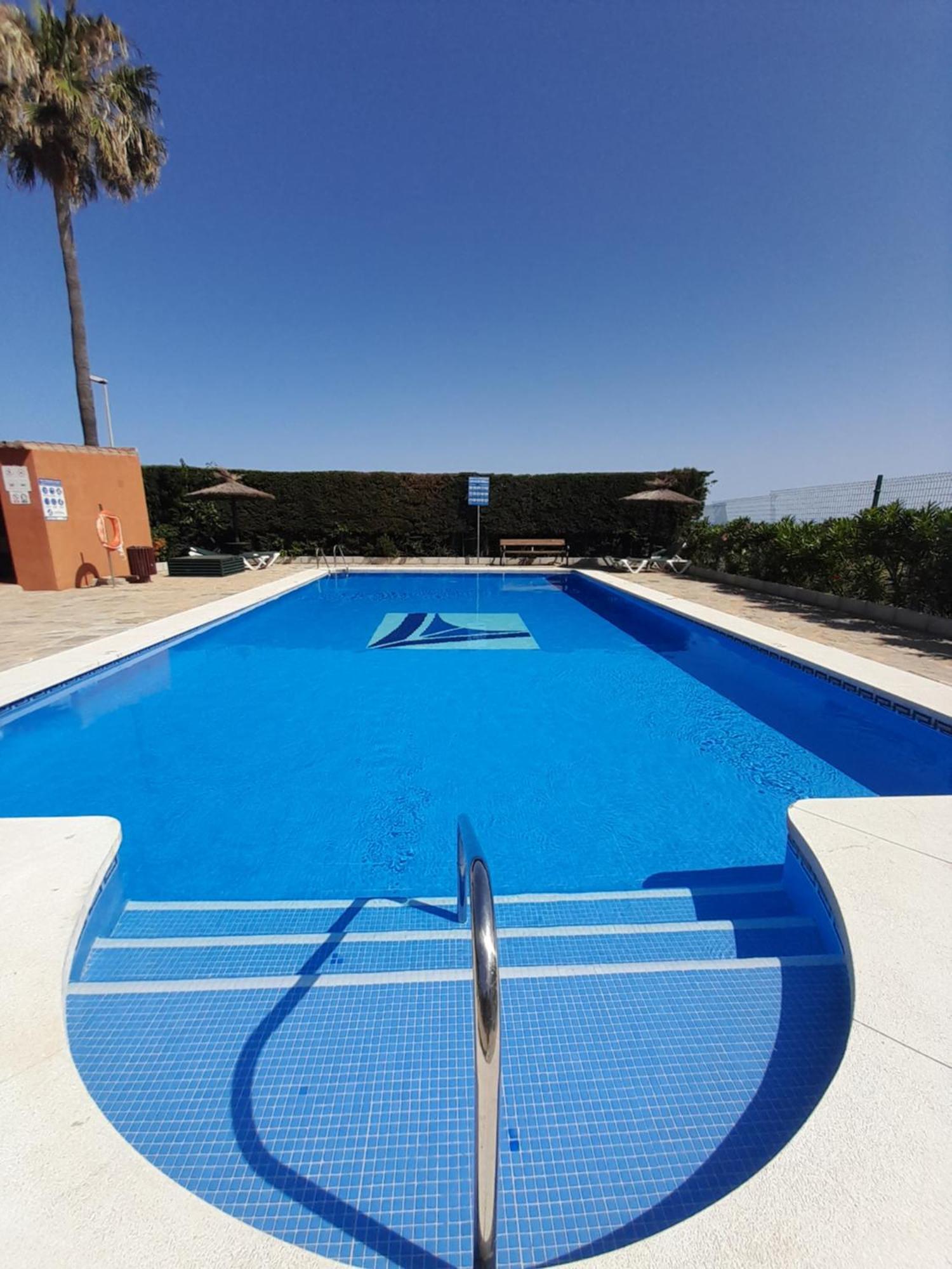 Apartment De Tres Muy Espacioso Con Jardines Y Piscinas