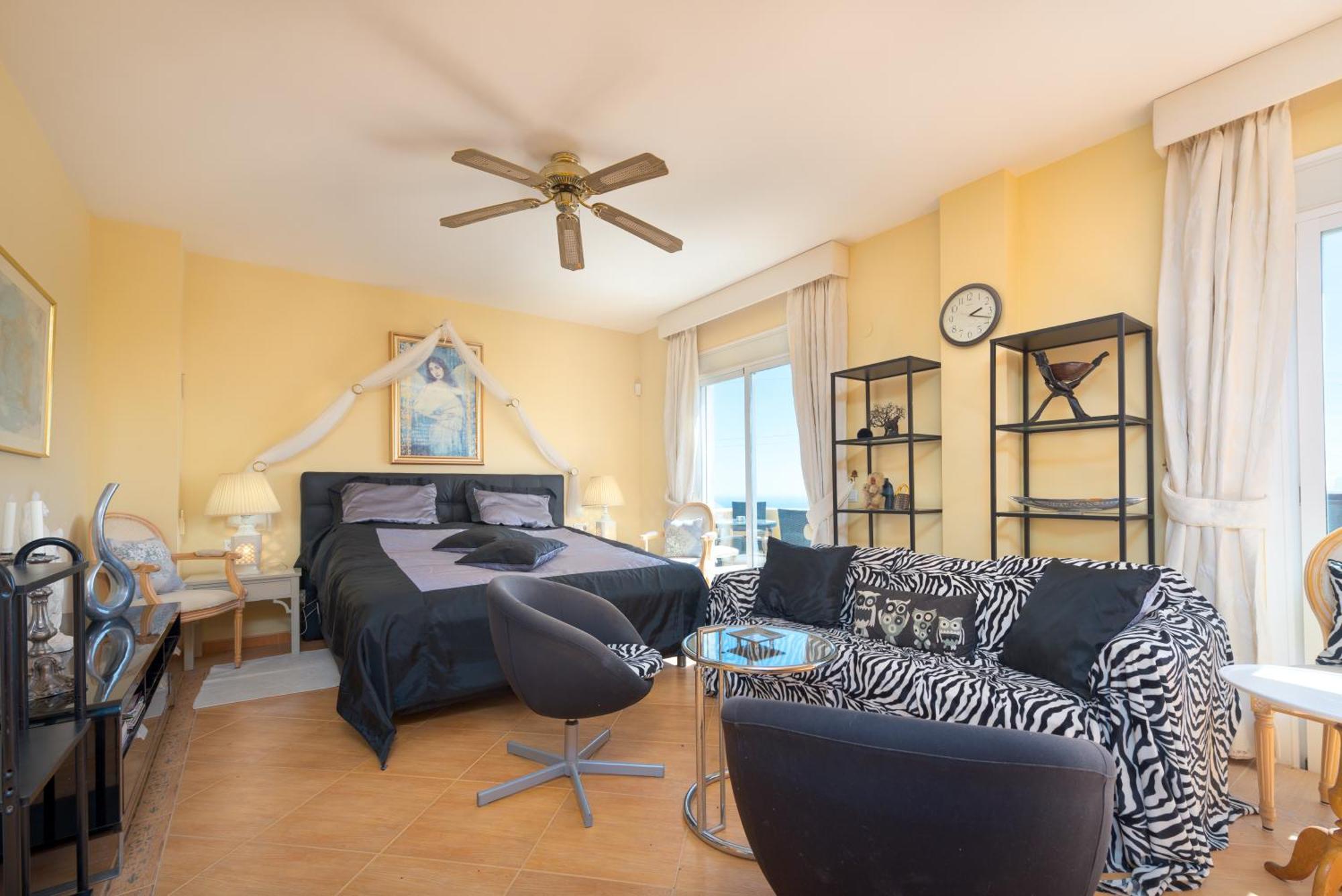 Roca Penthouse Apartment *