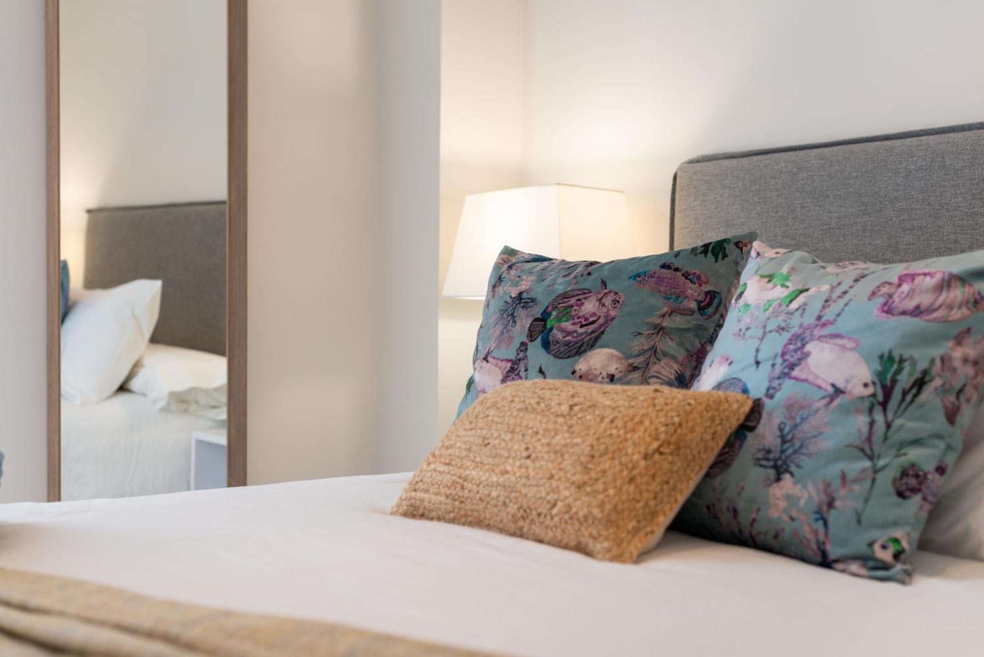 Le Mirage Modern With Sea Views Apartment